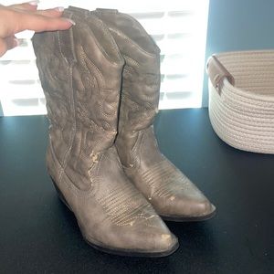 Woman western cowboy boots